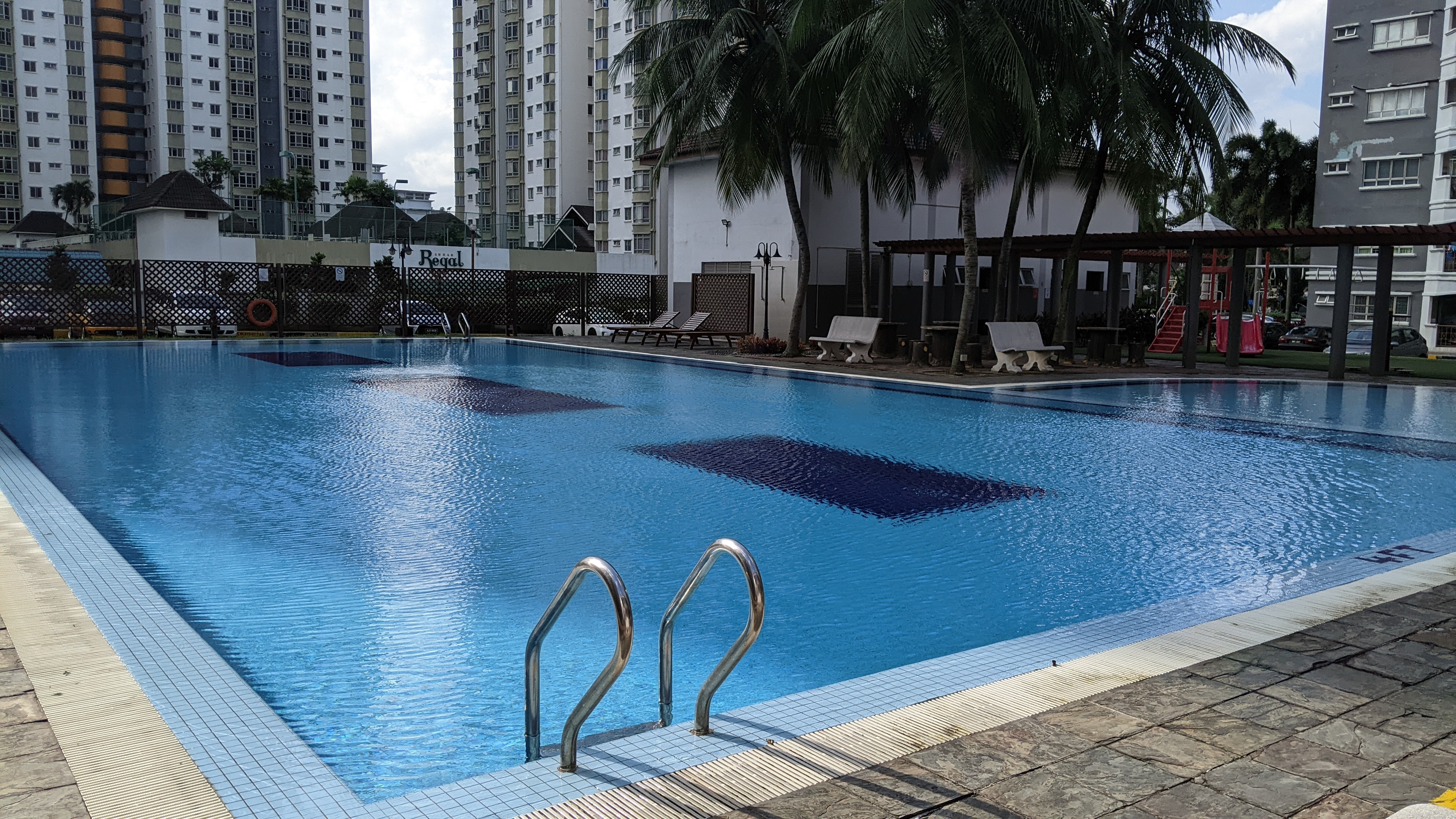 Sri Petaling Endah Ria Renovated 3 Bedrooms Condominium for SALE RM350k image