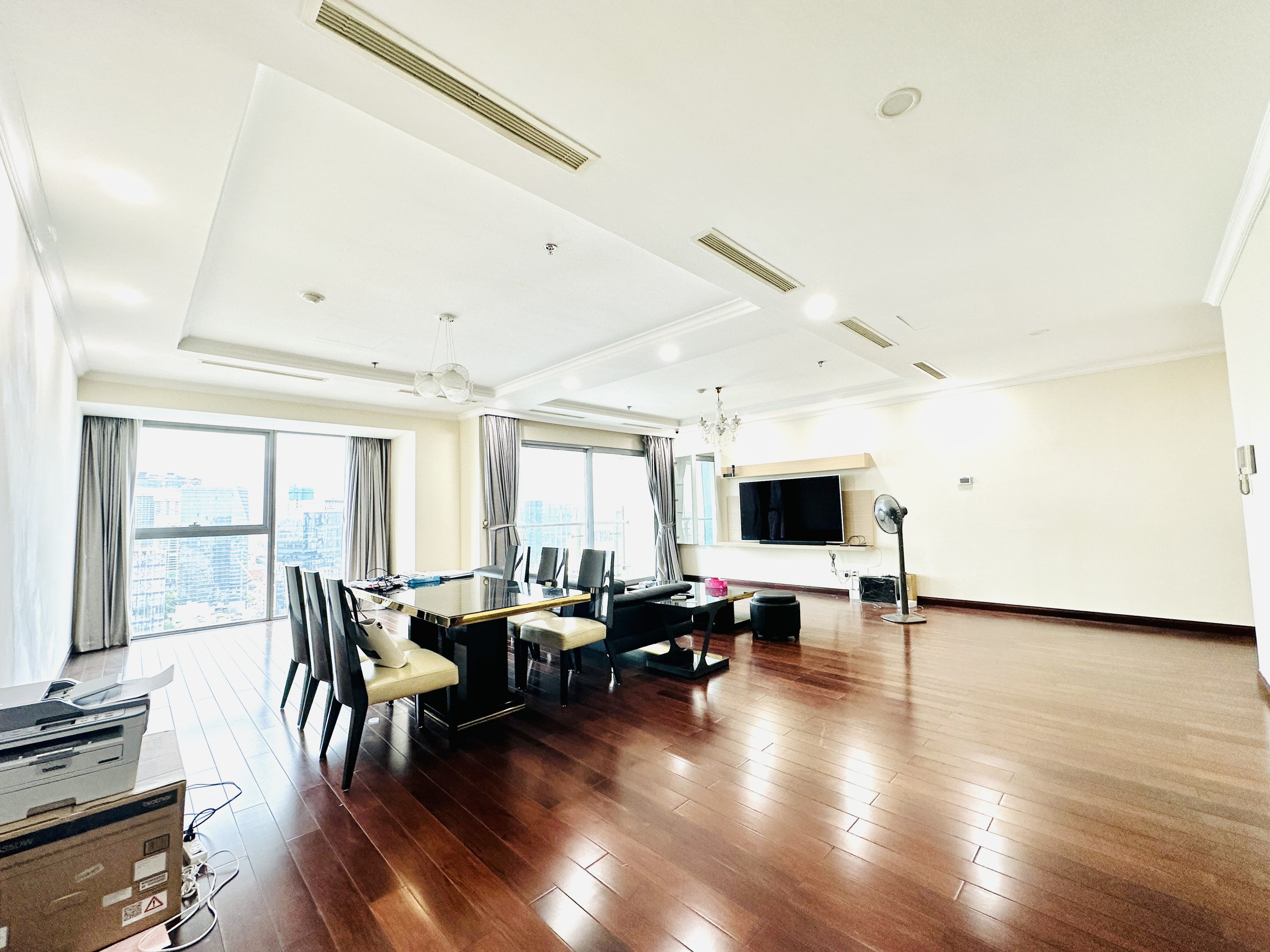 VINCOM ĐỒNG KHỞI, District 1, 4 bedrooms, Fully Furnished image