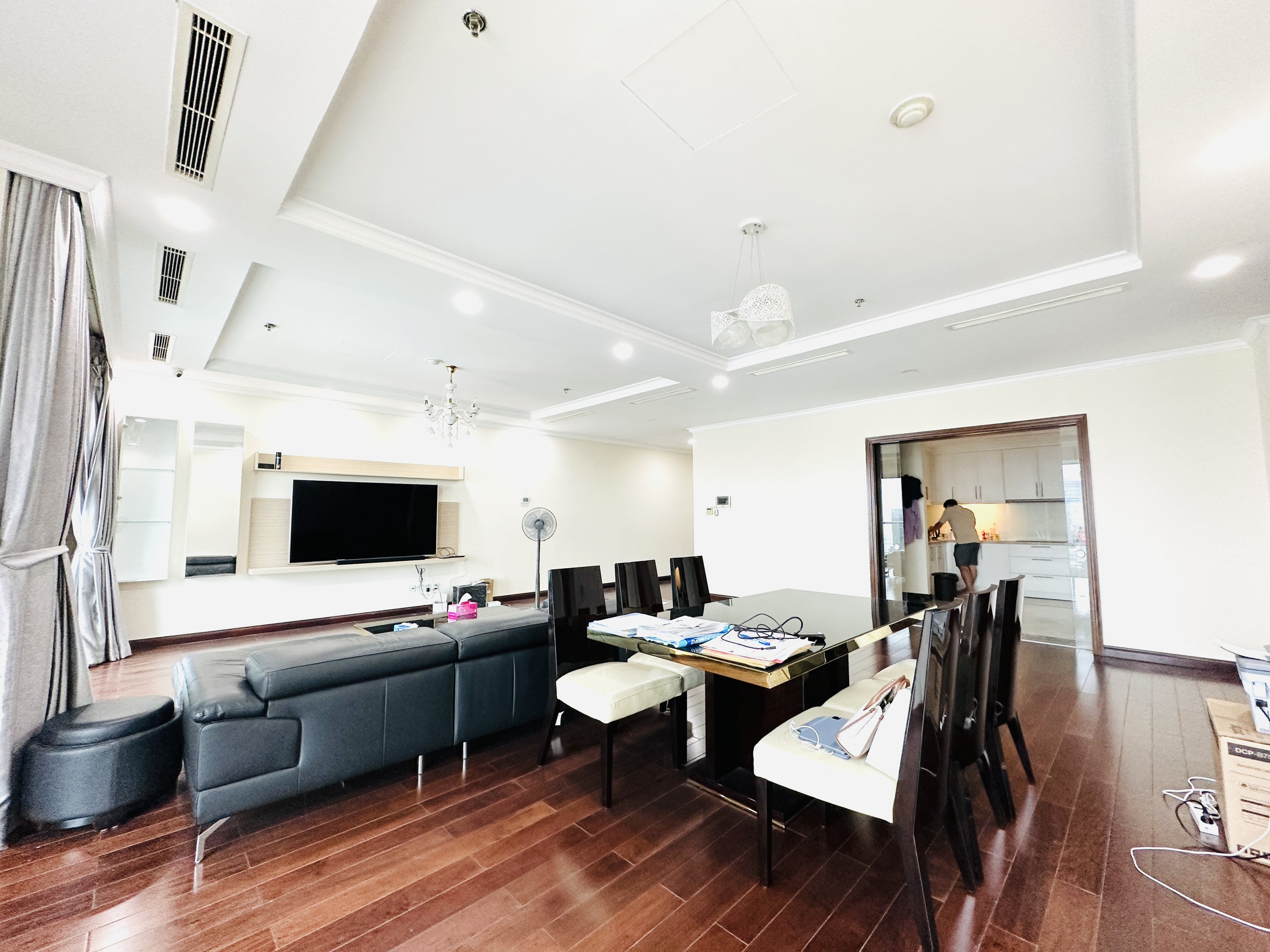 VINCOM ĐỒNG KHỞI, District 1, 4 bedrooms, Fully Furnished image