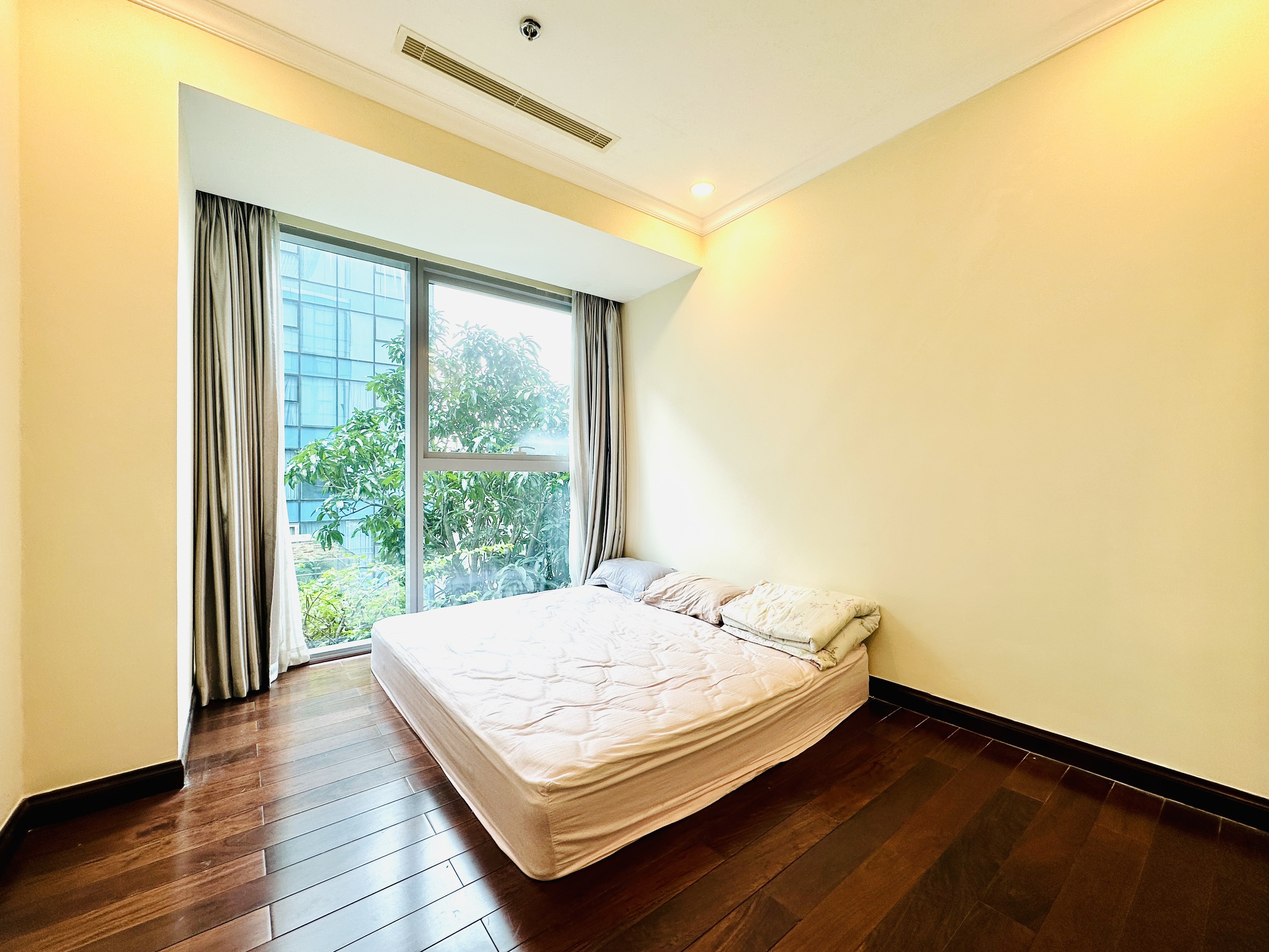 VINCOM ĐỒNG KHỞI, District 1, 4 bedrooms, Fully Furnished image