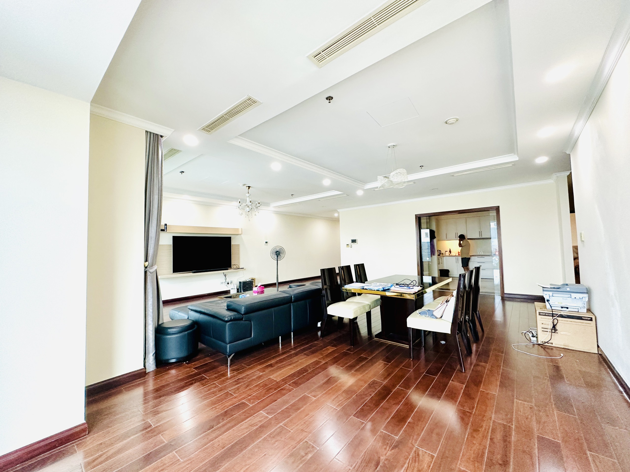 VINCOM ĐỒNG KHỞI, District 1, 4 bedrooms, Fully Finished image