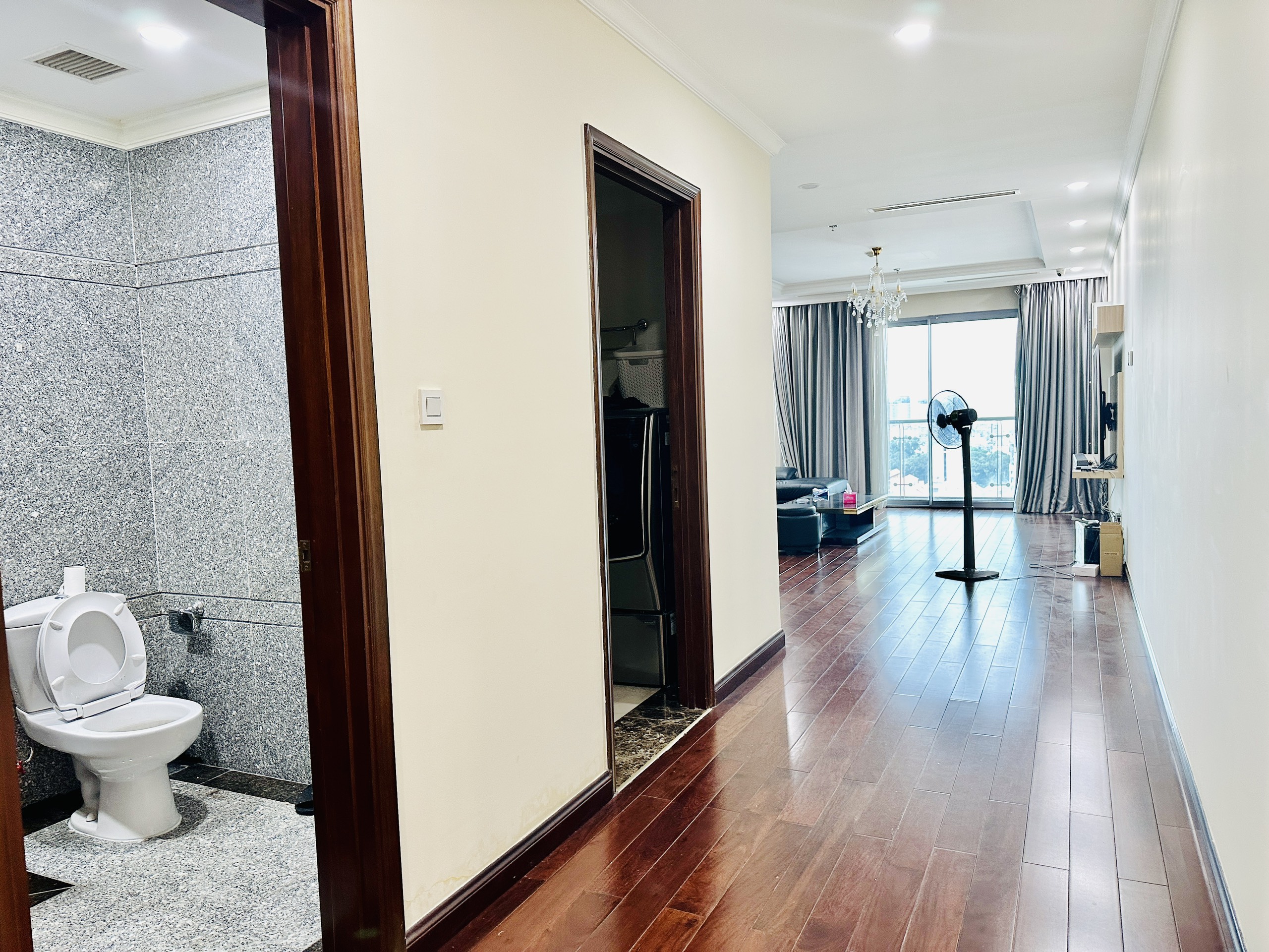 VINCOM ĐỒNG KHỞI, District 1, 4 bedrooms, Fully Finished image