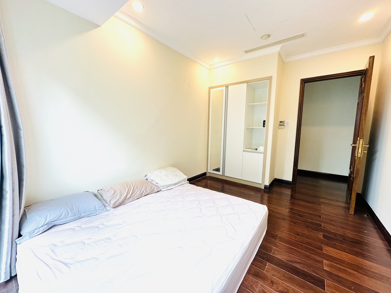 VINCOM ĐỒNG KHỞI, District 1, 4 bedrooms, Fully Finished image