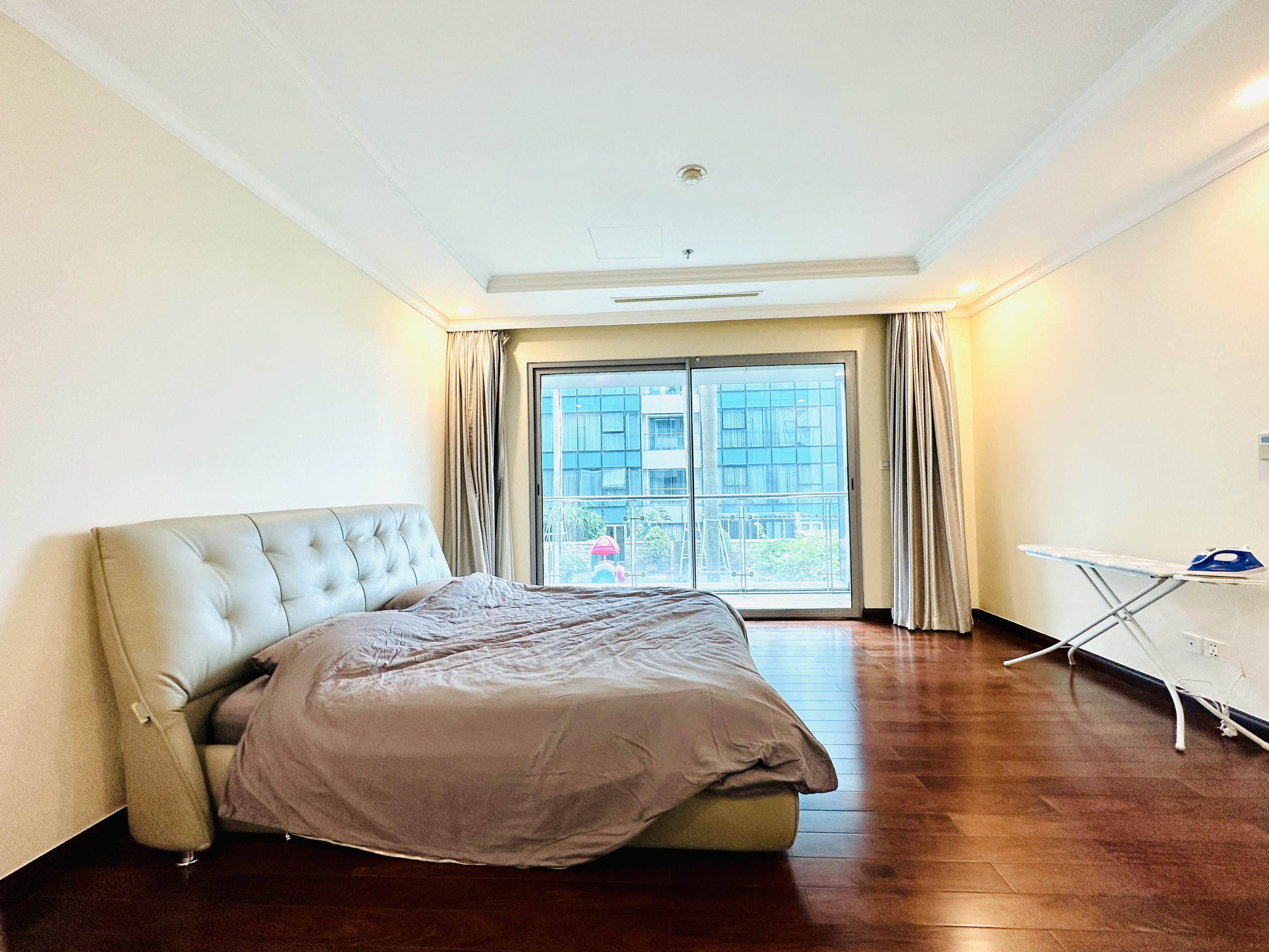 VINCOM ĐỒNG KHỞI, District 1, 4 bedrooms, Fully Finished image