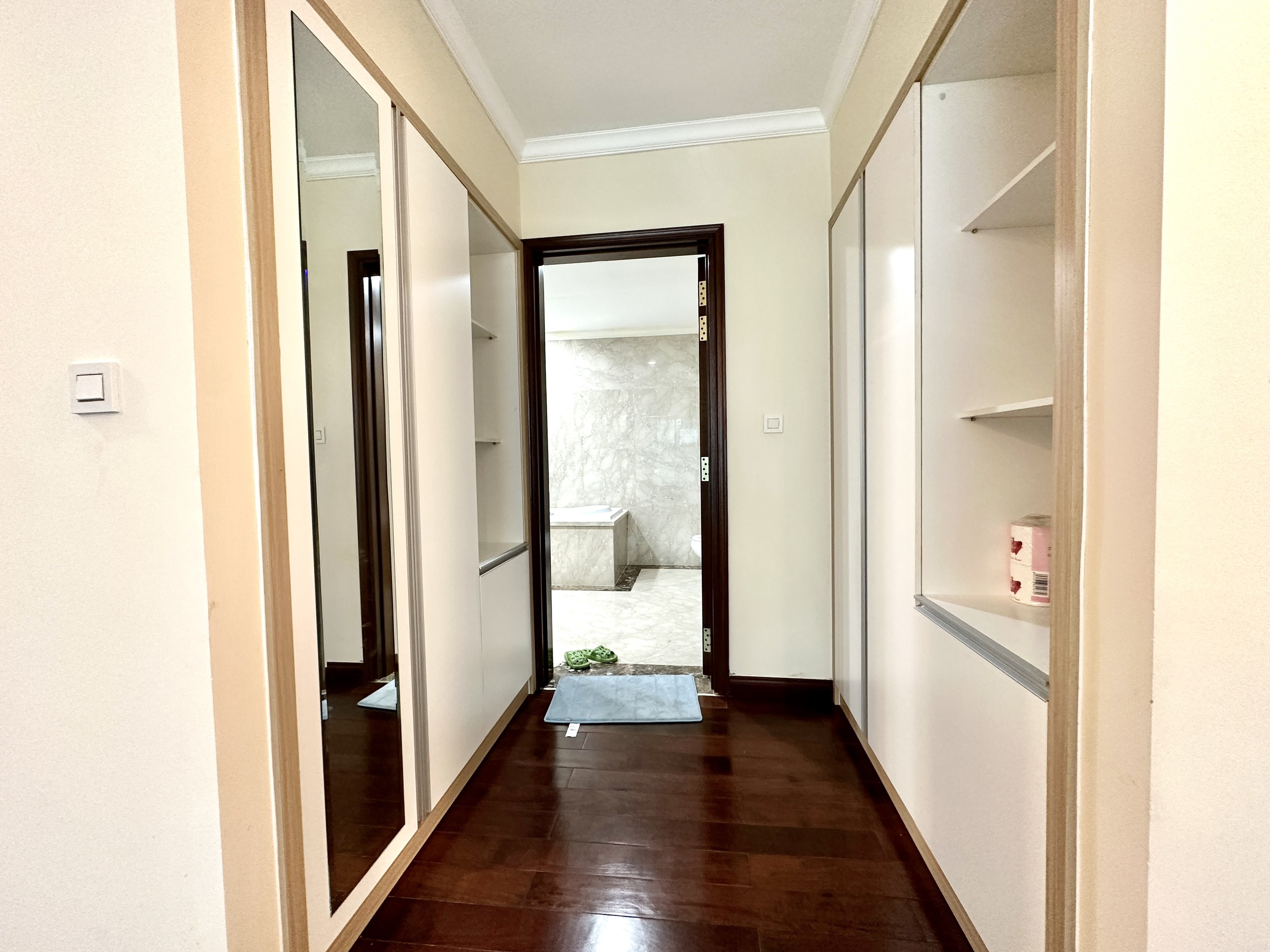 VINCOM ĐỒNG KHỞI, District 1, 4 bedrooms, Fully Finished image