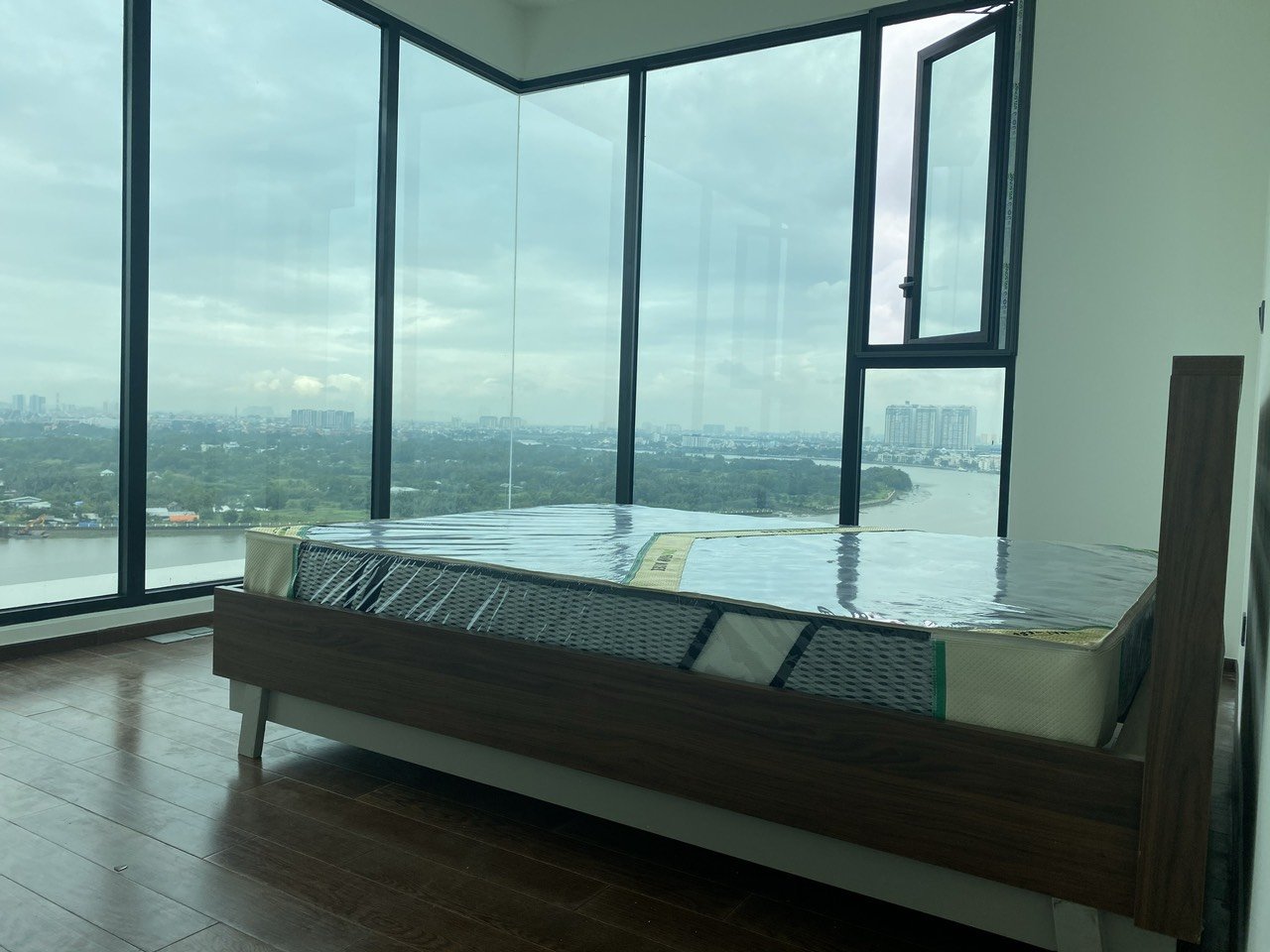 D'EDGE THAO DIEN, District 2, 4 bedrooms, Fully Furnished image