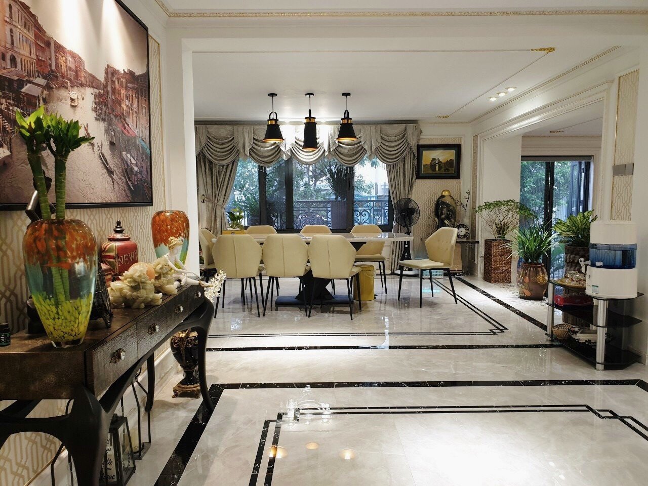 PHU MY HUNG CORNER VILLA, District 7, 5 Bedrooms, Full Furnished image