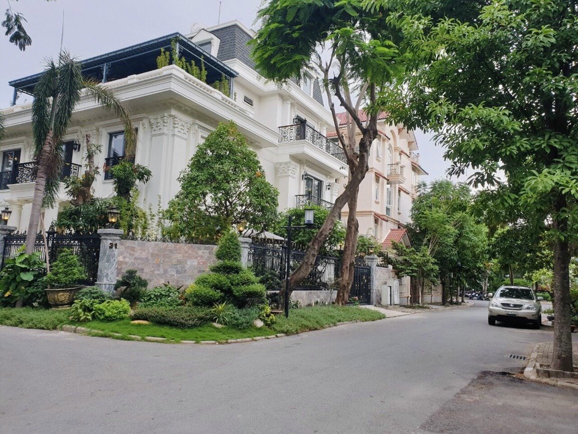 PHU MY HUNG CORNER VILLA, District 7, 5 Bedrooms, Full Furnished image