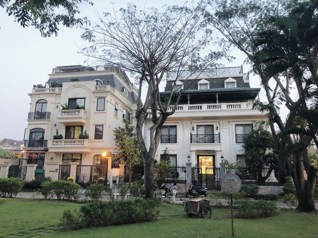 PHU MY HUNG CORNER VILLA, District 7, 5 Bedrooms, Full Furnished image