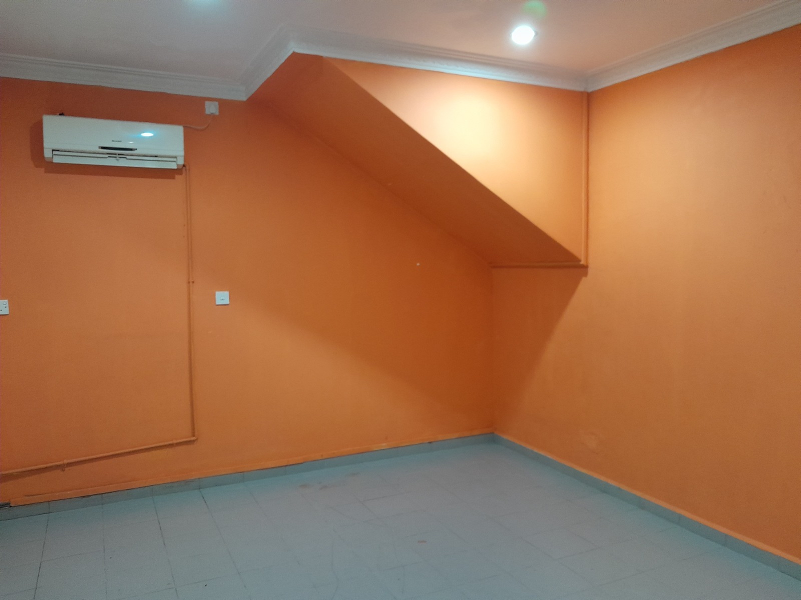 Taman Tasik Ayer Keroh Renovated Ground Floor Shop Lot for Rent image
