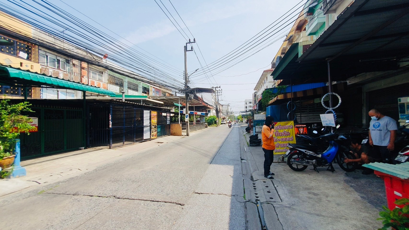 Commercial building for sale, 4 and a half floors image