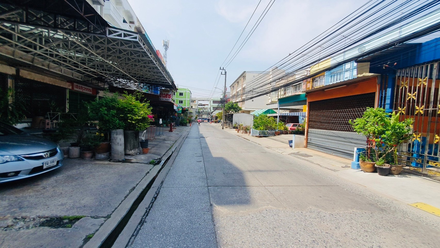 Commercial building for sale, 4 and a half floors image