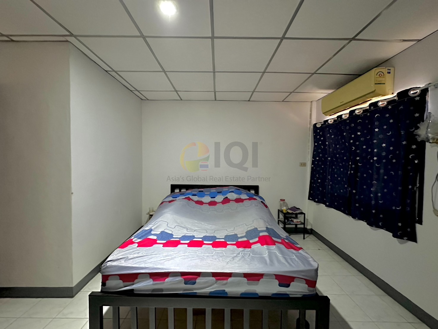 Townhouse for sale Sap Din Thong Theparak Village image