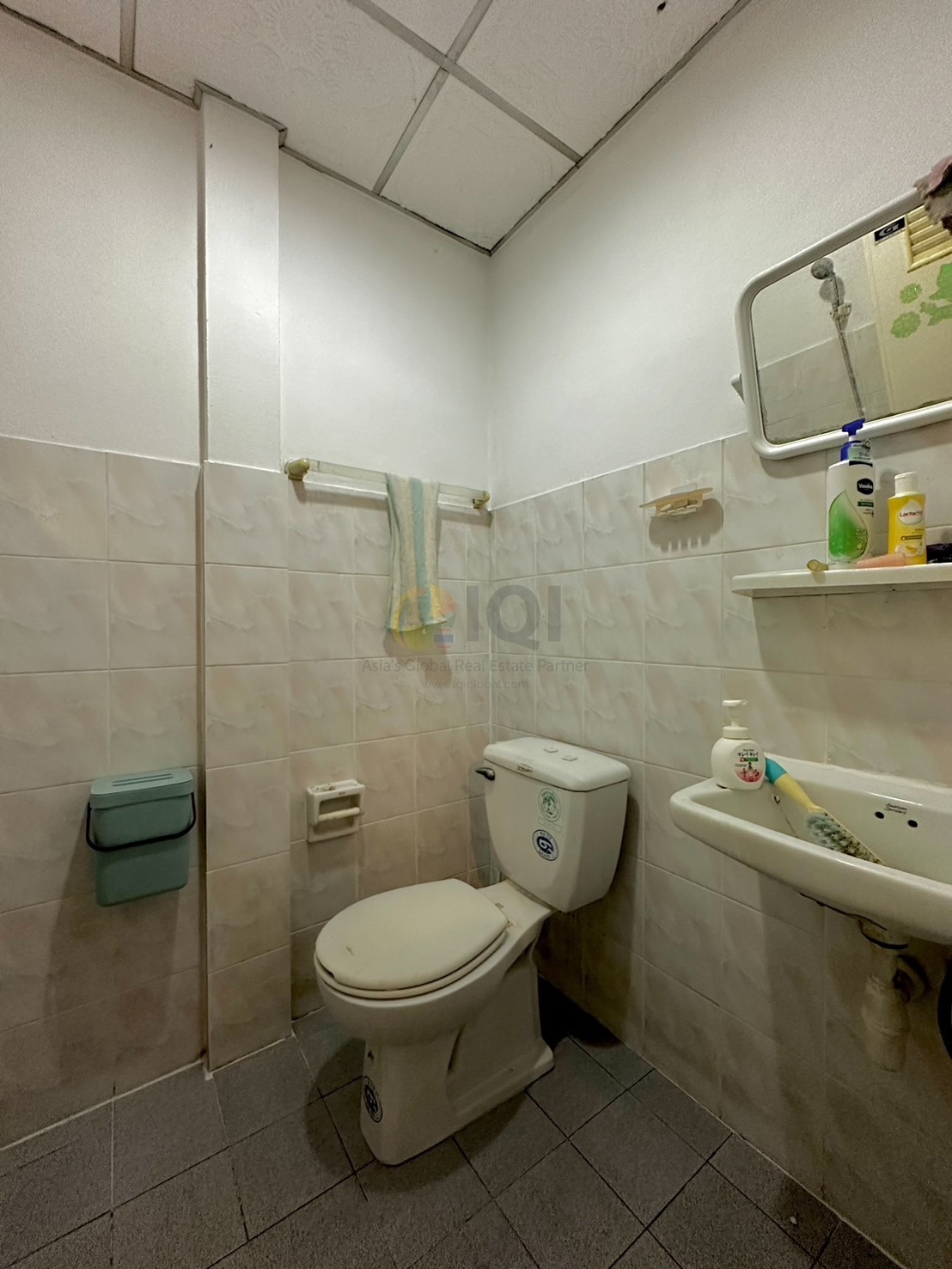 Townhouse for sale Sap Din Thong Theparak Village image