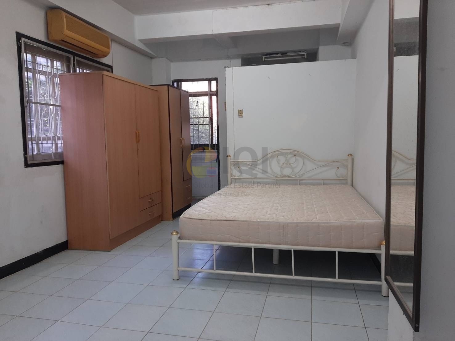 For sale, 4.5-story shophouse Charansanitwong Soi 4, near (Tha Phra Temple) image