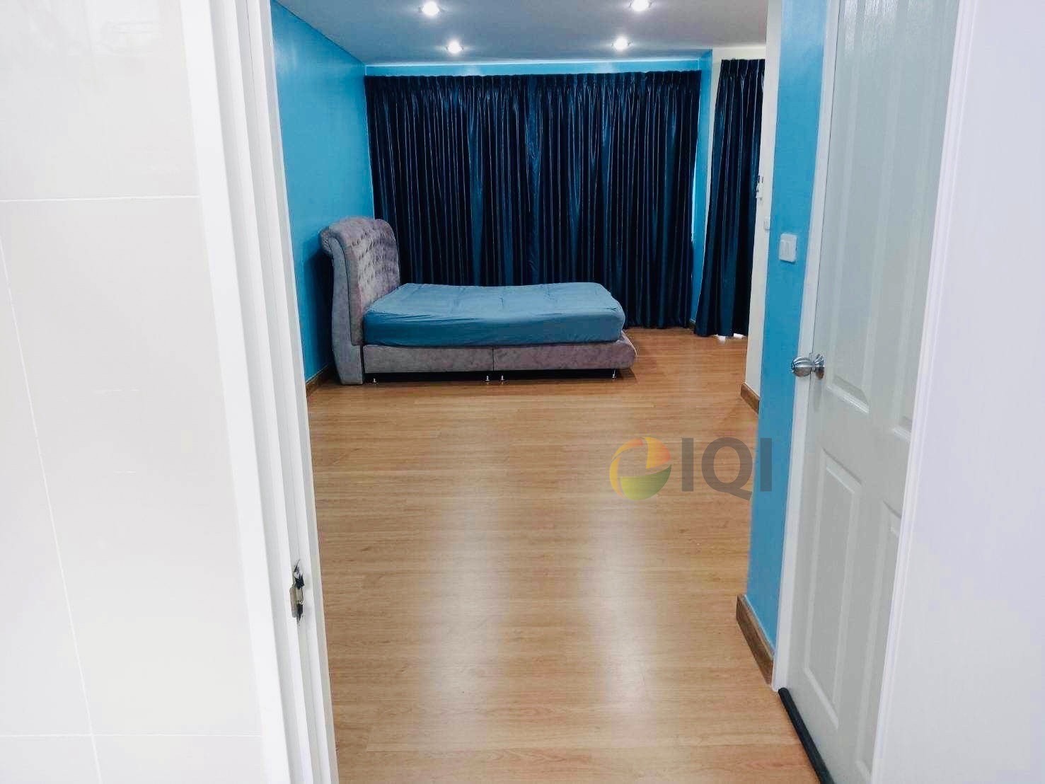 Townhome for sale Golden City Chaengwattana-Muang Thong, Manchester model, English style image