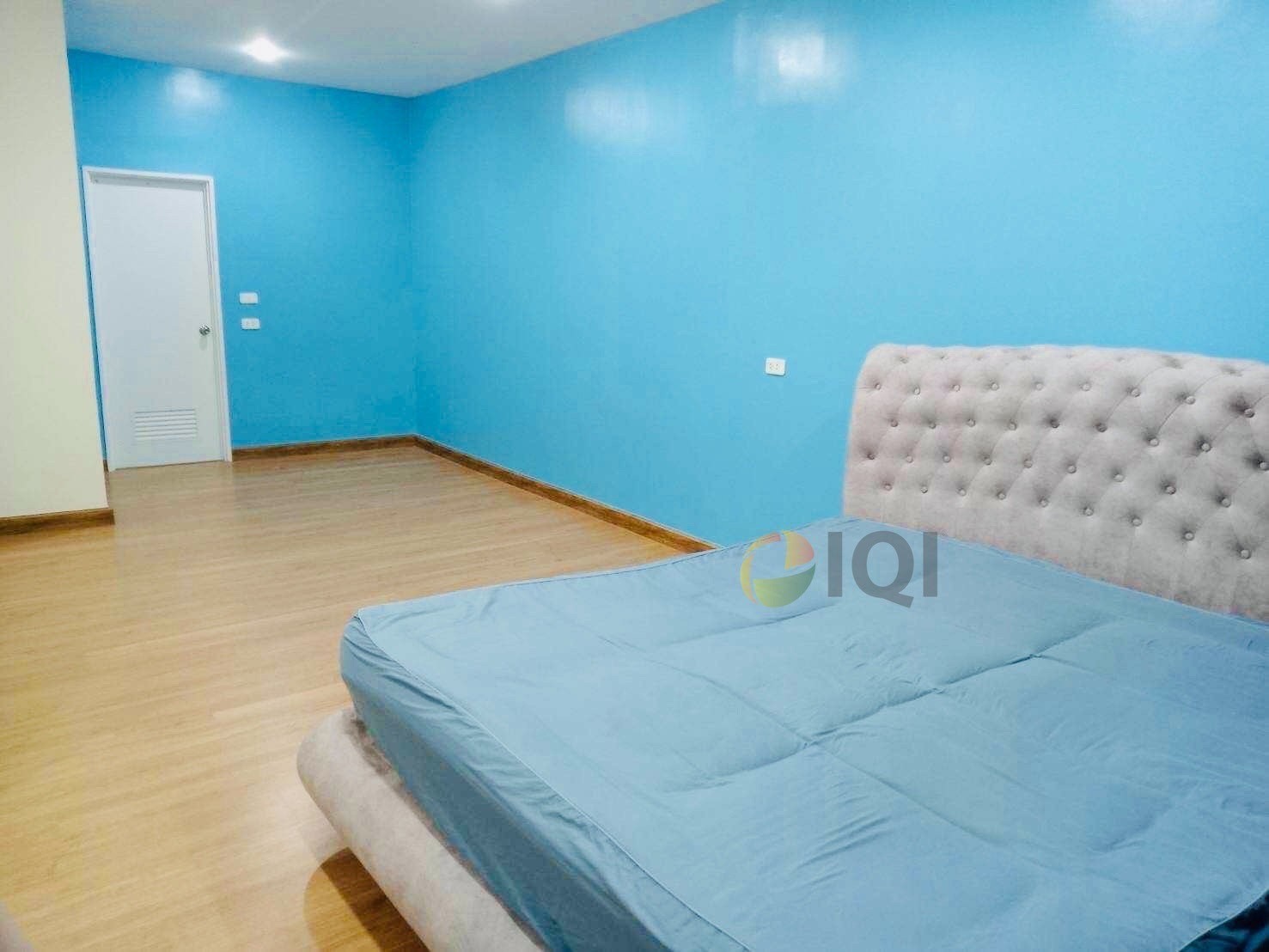 Townhome for sale Golden City Chaengwattana-Muang Thong, Manchester model, English style image