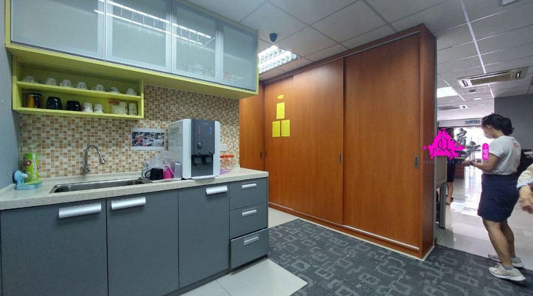 Inanam Business Centre 4 Storey Shop Office Kolombong Likas image