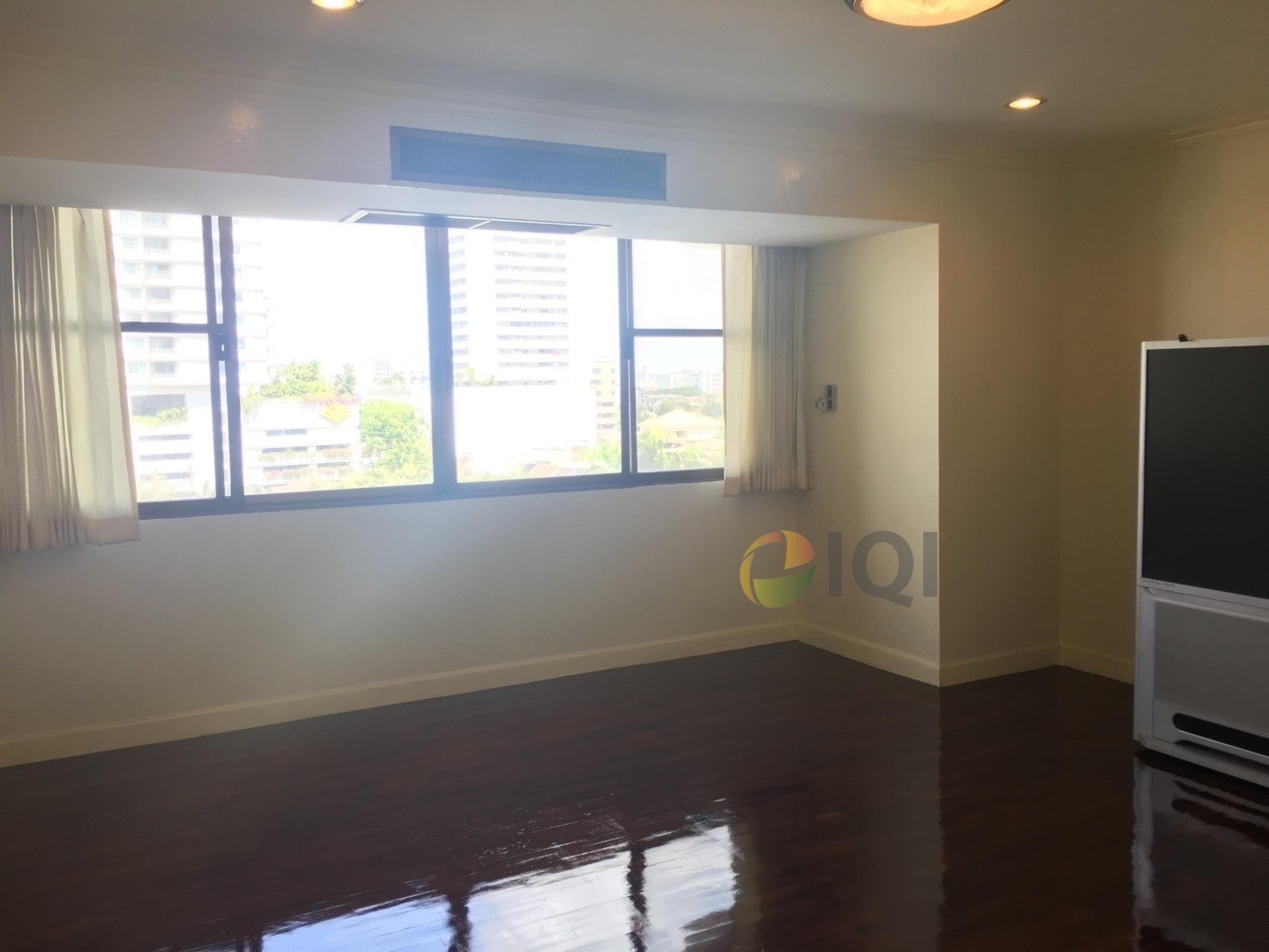 For Sale Oriental Towers Condominium Ekamai Soi 12 image