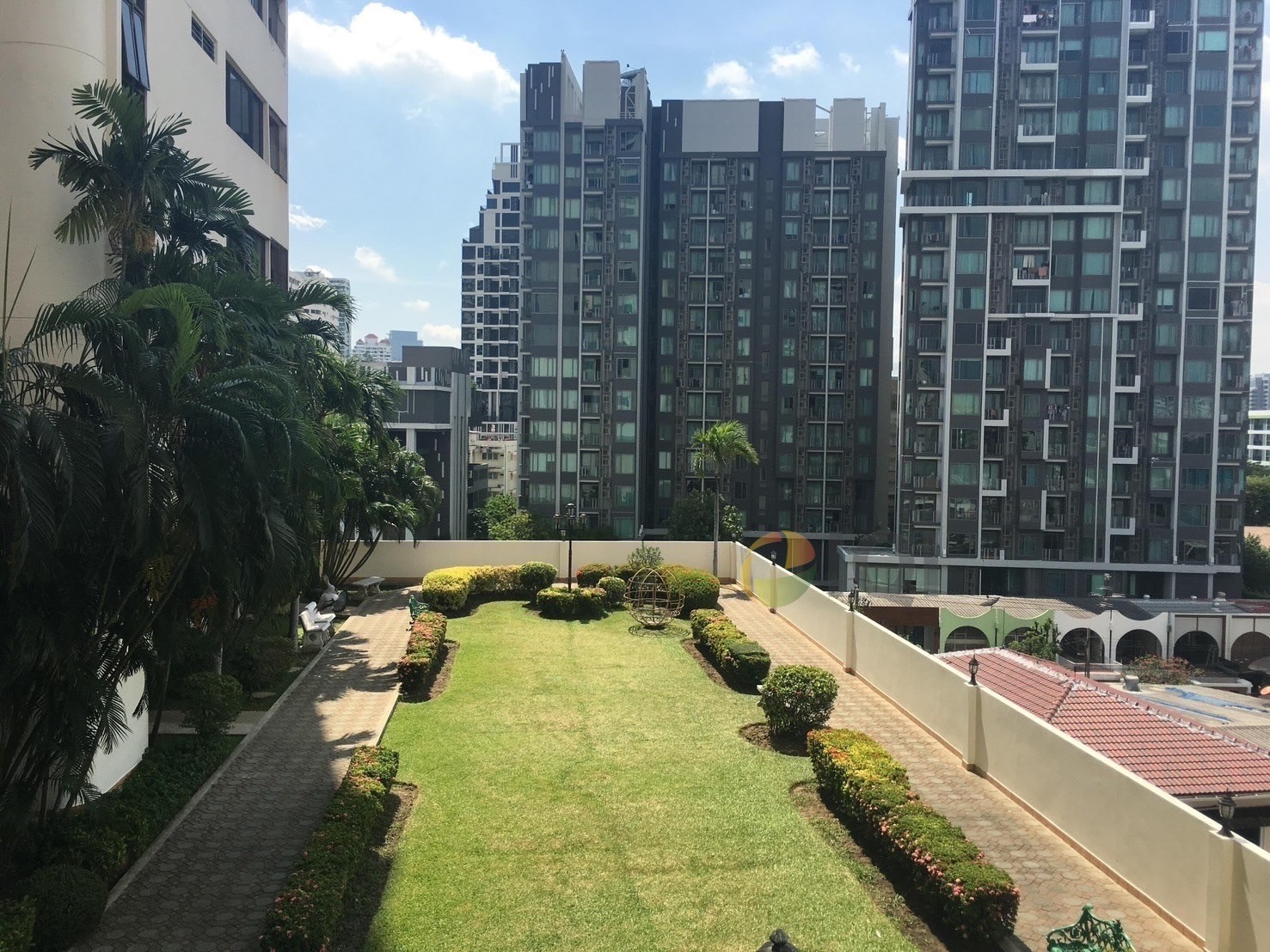 For Sale Oriental Towers Condominium Ekamai Soi 12 image