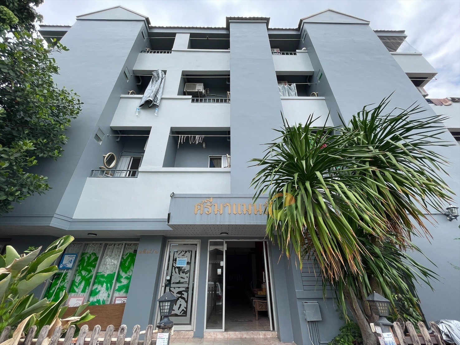 Apartment in Soi Bearing, 4 floors, Sukhumvit Road 107 image