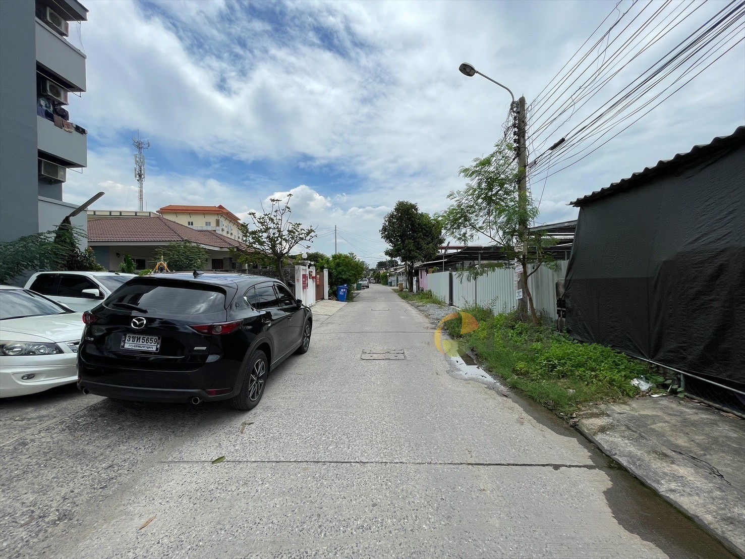 Apartment in Soi Bearing, 4 floors, Sukhumvit Road 107 image