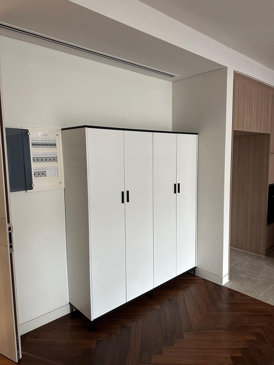 Cove Empire City, District 2, 3 Bedroom, Empty Furnished image