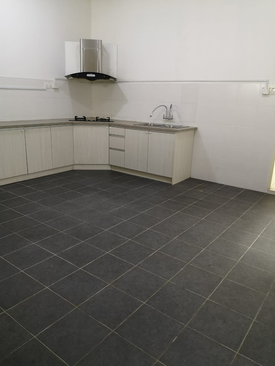 25'x75' | OPEN FACING | SOUTH DIRECTION |UNDER VALUED| 3-STOREY | KAJANG | NADAYU92 | KAJANG 2 image