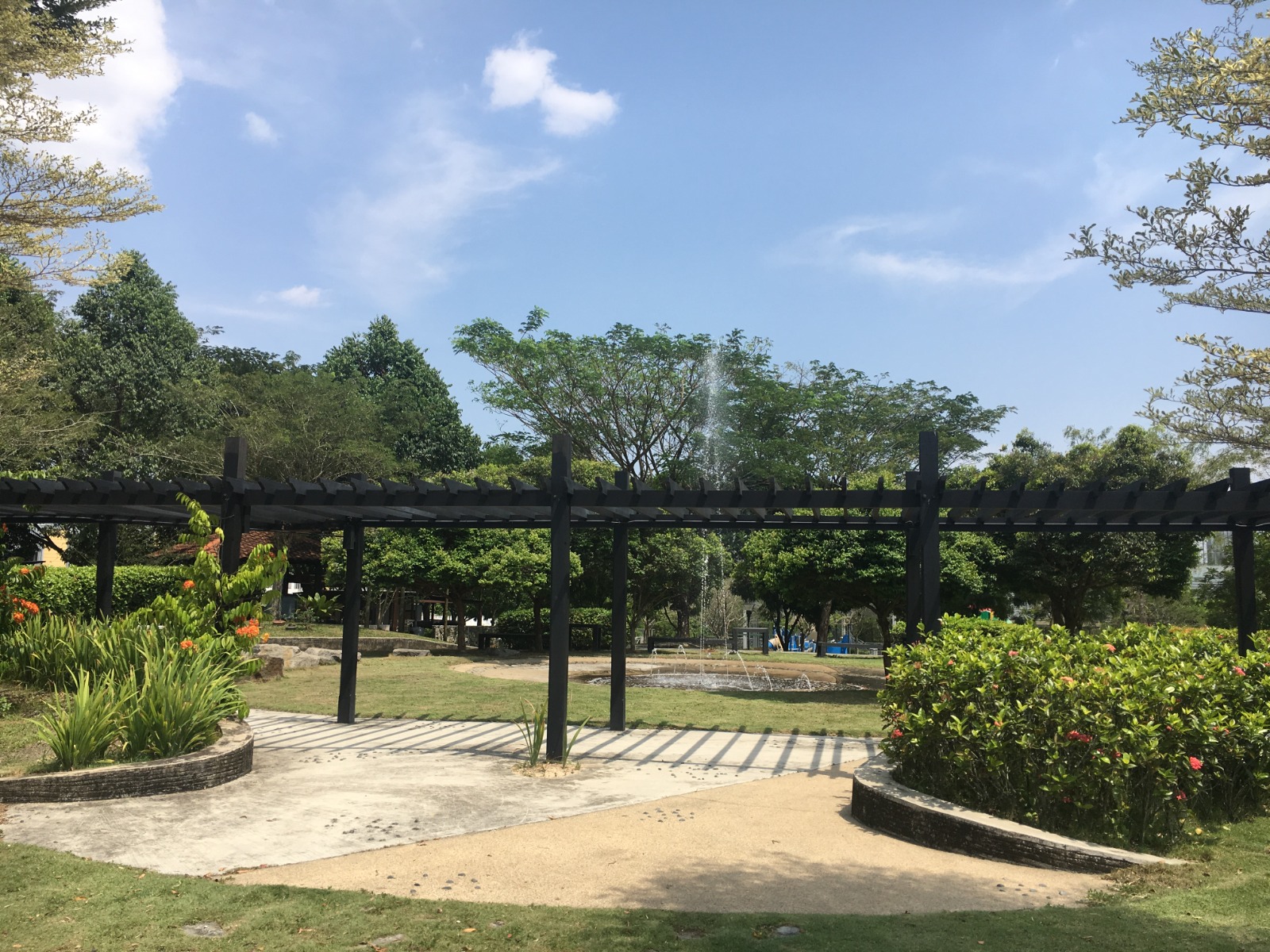 UKM | KAJANG 2| MATURED AREA| 4 LARGE ROOM | NADAYU92 | KAJANG image