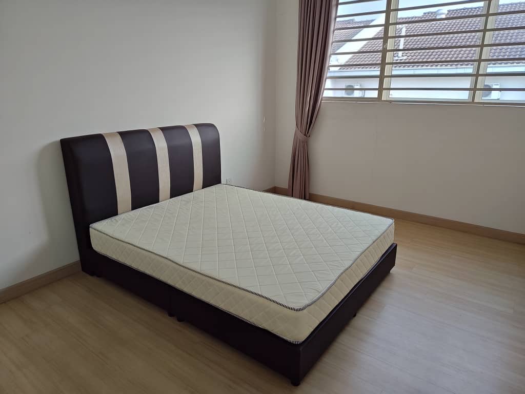 UKM | KAJANG 2| MATURED AREA| 4 LARGE ROOM | NADAYU92 | KAJANG image