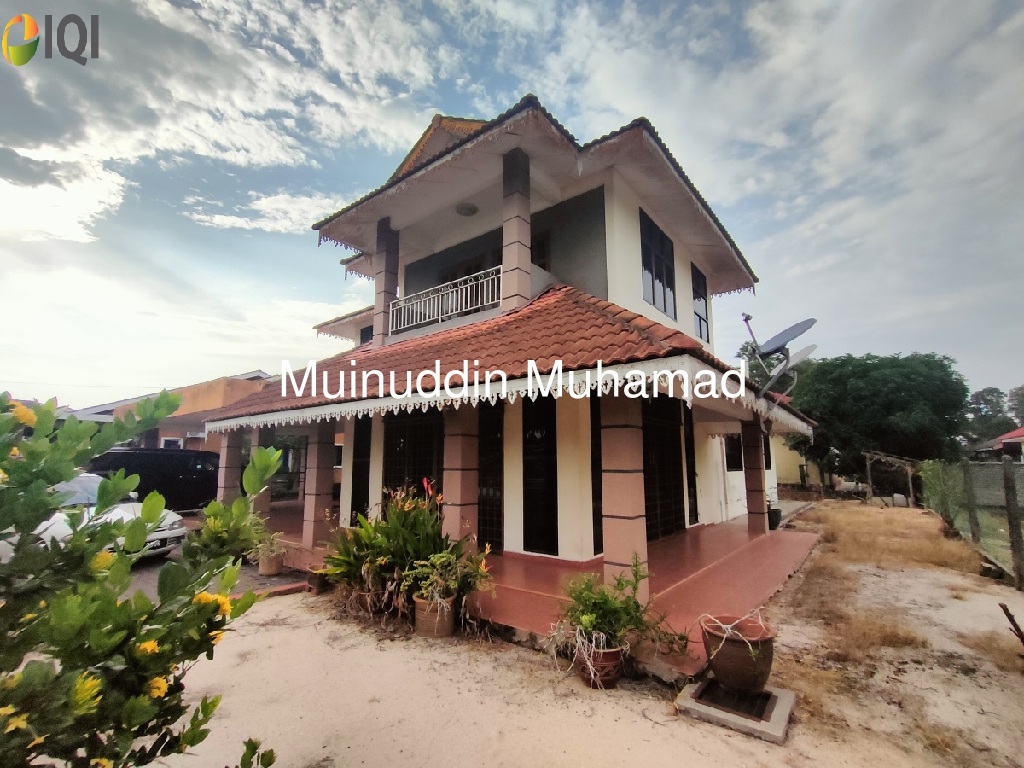 Banglo Batu 11 Lekir Perak image