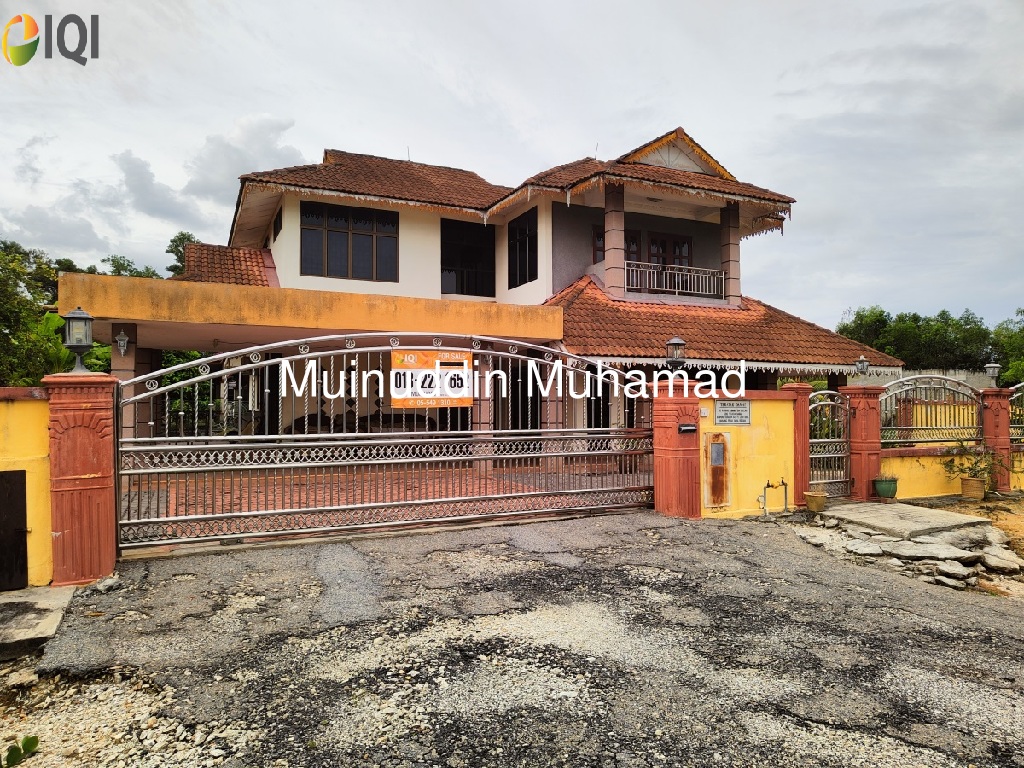 Banglo Batu 11 Lekir Perak image