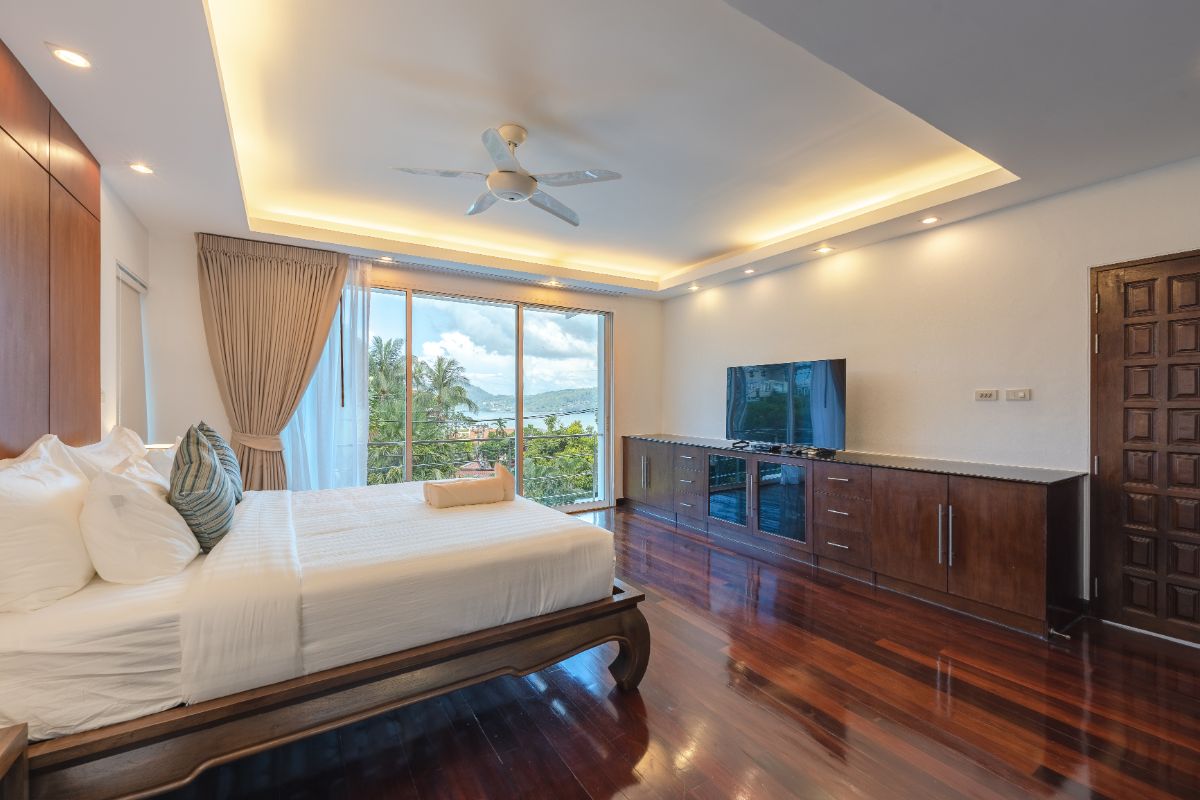SUP70624 🏠 White Villa Patong, 4 Bedroom , Seeview Patong Beach  image