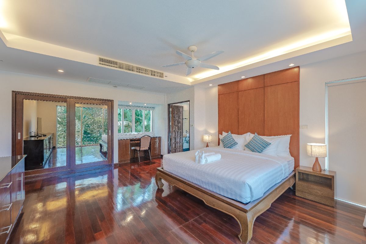 SUP70624 🏠 White Villa Patong, 4 Bedroom , Seeview Patong Beach  image