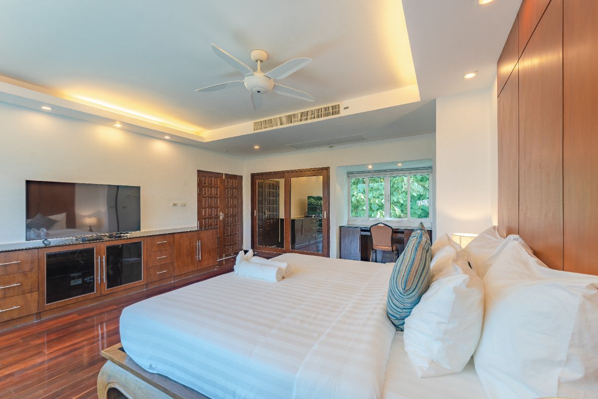 SUP70624 🏠 White Villa Patong, 4 Bedroom , Seeview Patong Beach  image