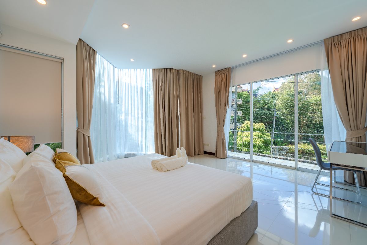 SUP70624 🏠 White Villa Patong, 4 Bedroom , Seeview Patong Beach  image