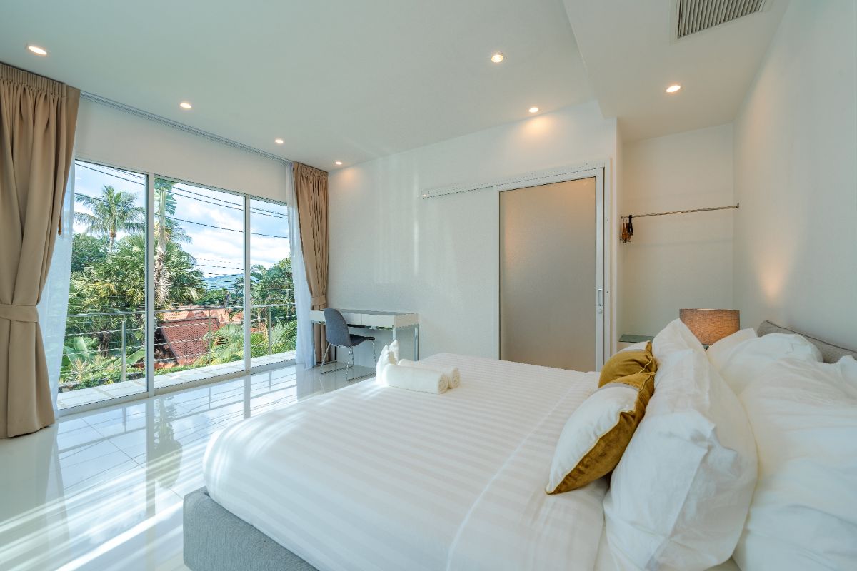 SUP70624 🏠 White Villa Patong, 4 Bedroom , Seeview Patong Beach  image