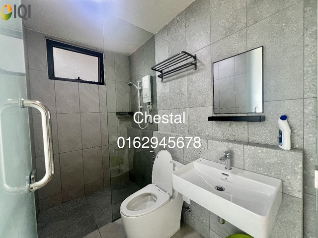 Emerald 9 Condominium image