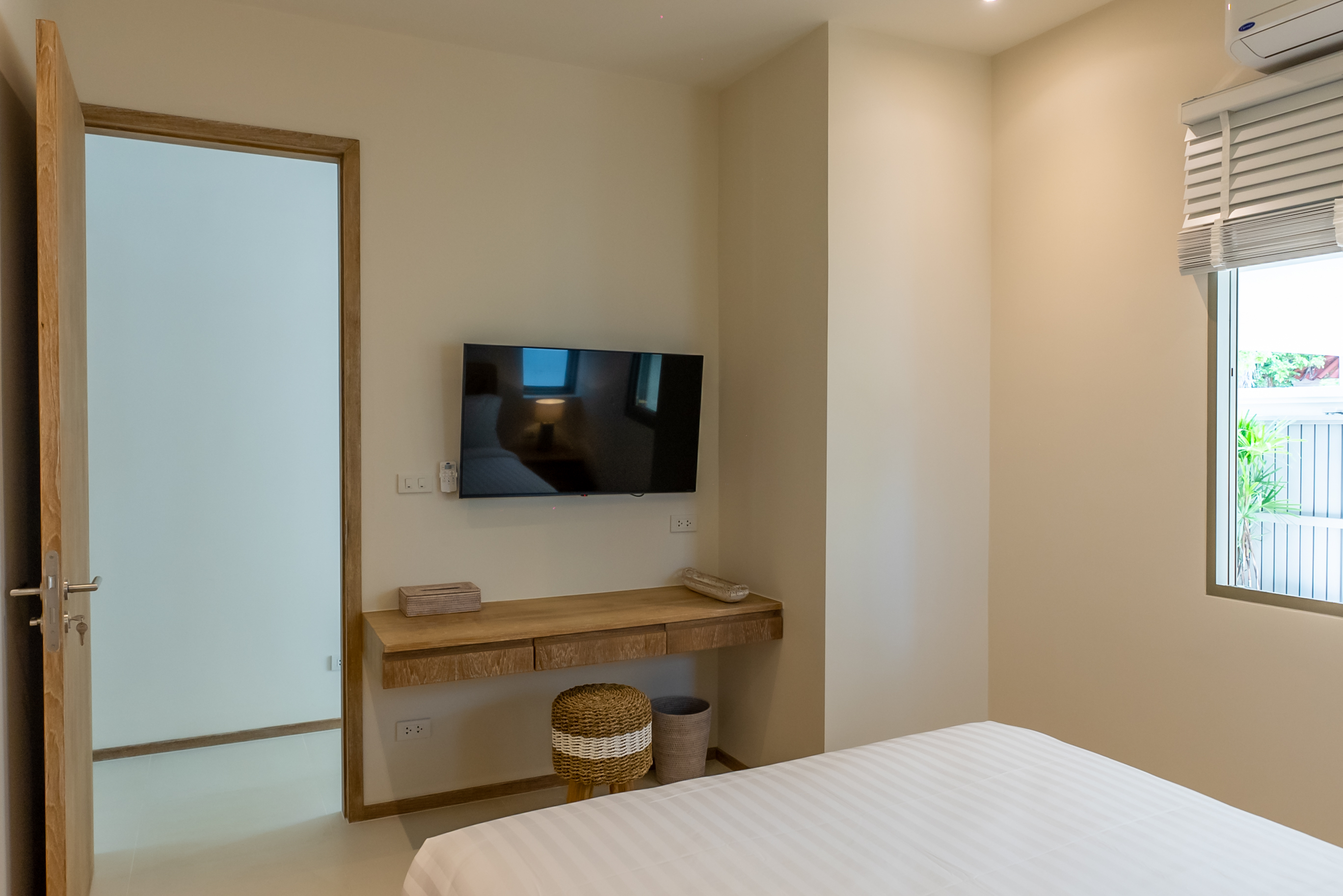 SUP72224-1 🏠New Modern 3 Bedroom Pool Villa On Large Land Plot For Sale In Rawai image