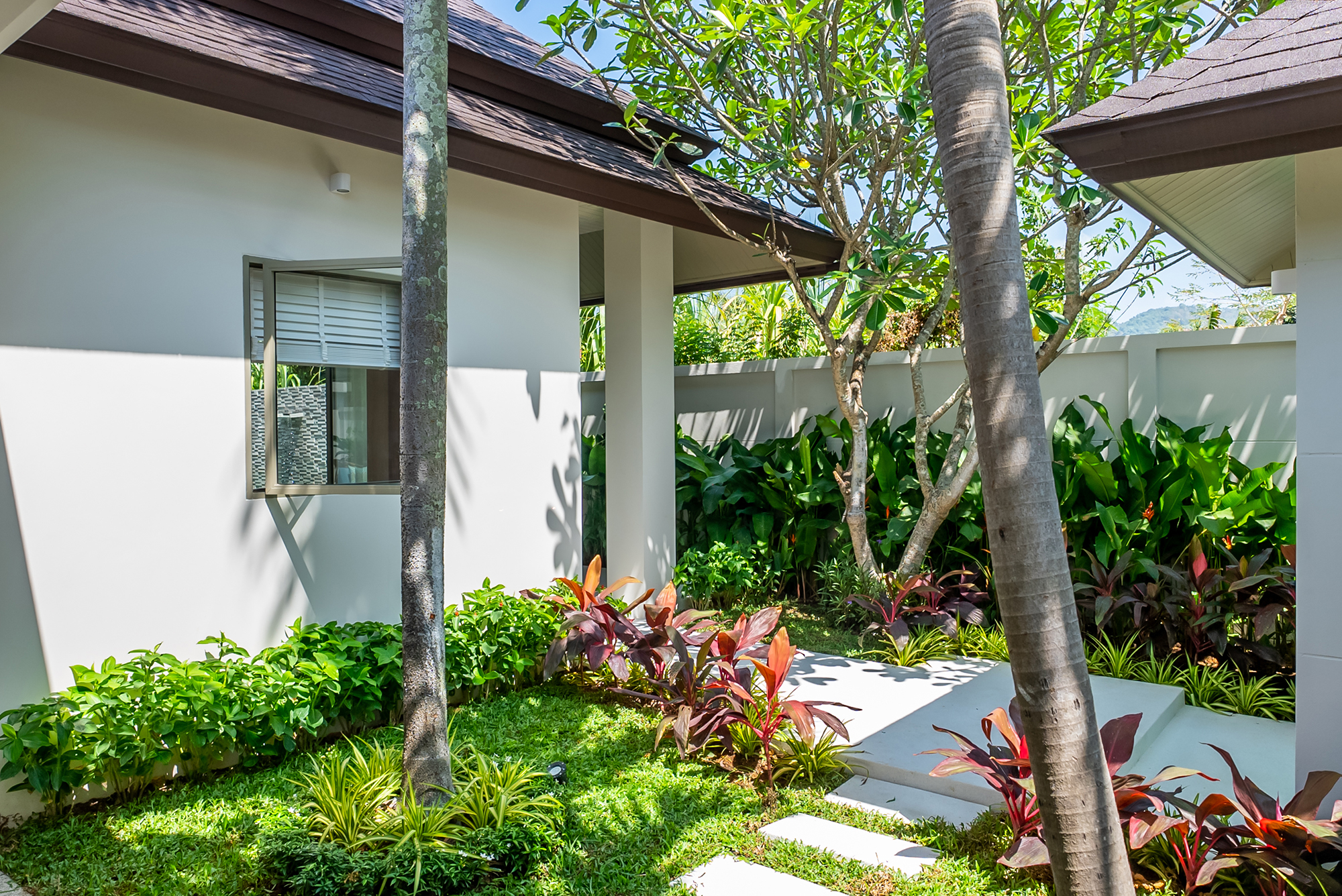 SUP72224-1 🏠New Modern 3 Bedroom Pool Villa On Large Land Plot For Sale In Rawai image