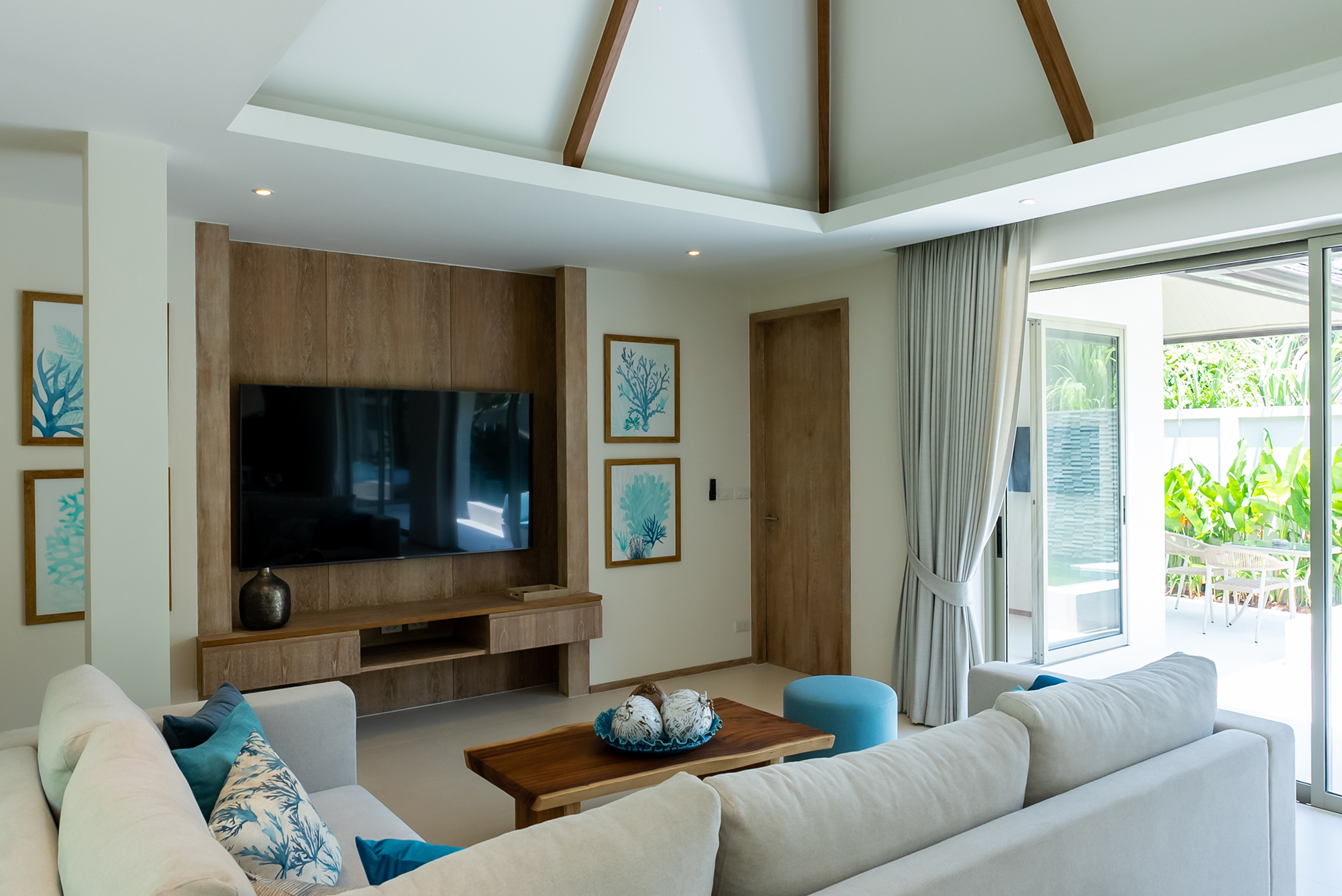 SUP72224-1 🏠New Modern 3 Bedroom Pool Villa On Large Land Plot For Sale In Rawai image