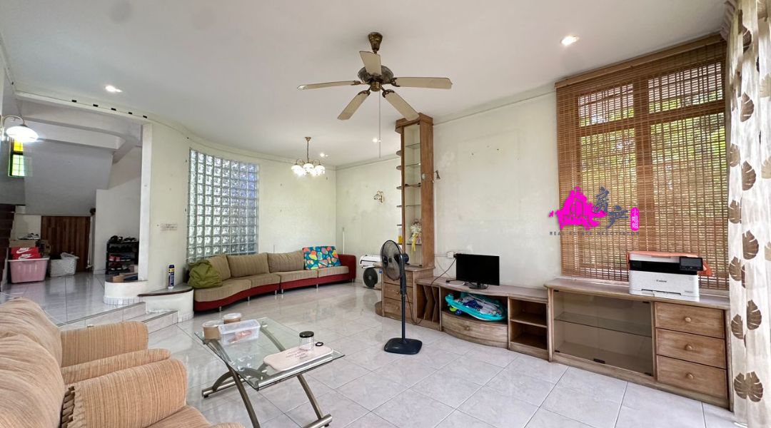 TAMAN WIJAYA PARK Menggatal Hill Park image