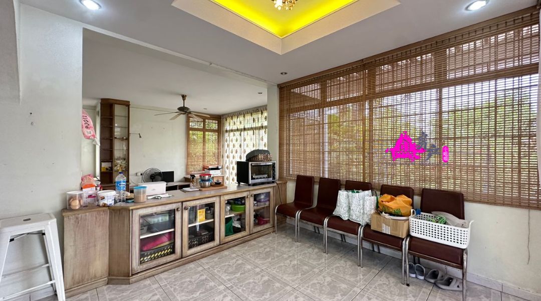 TAMAN WIJAYA PARK Menggatal Hill Park image