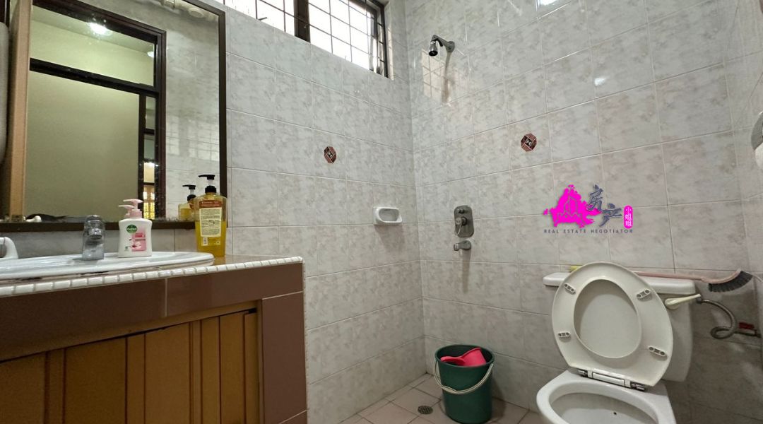 TAMAN WIJAYA PARK Menggatal Hill Park image