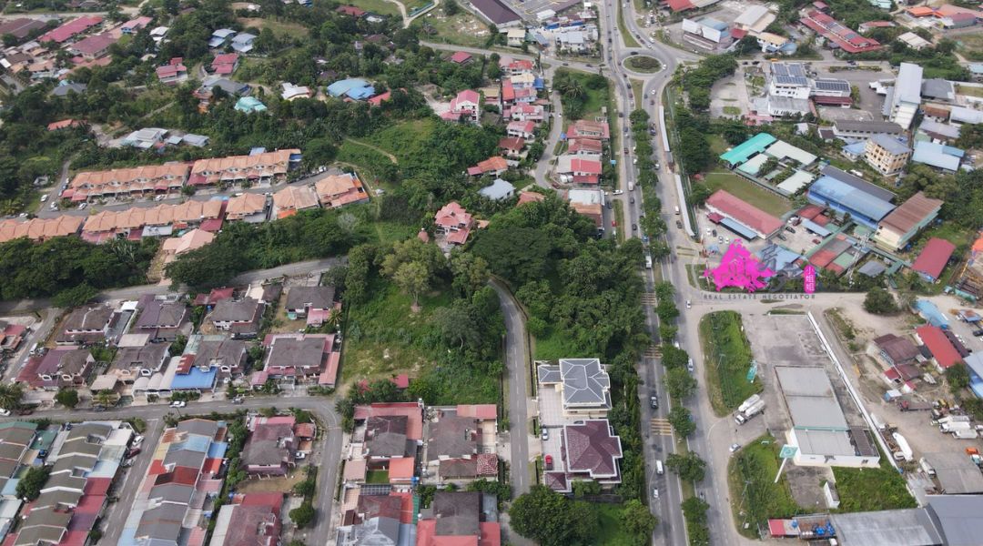 TAMAN WIJAYA PARK Menggatal Hill Park image