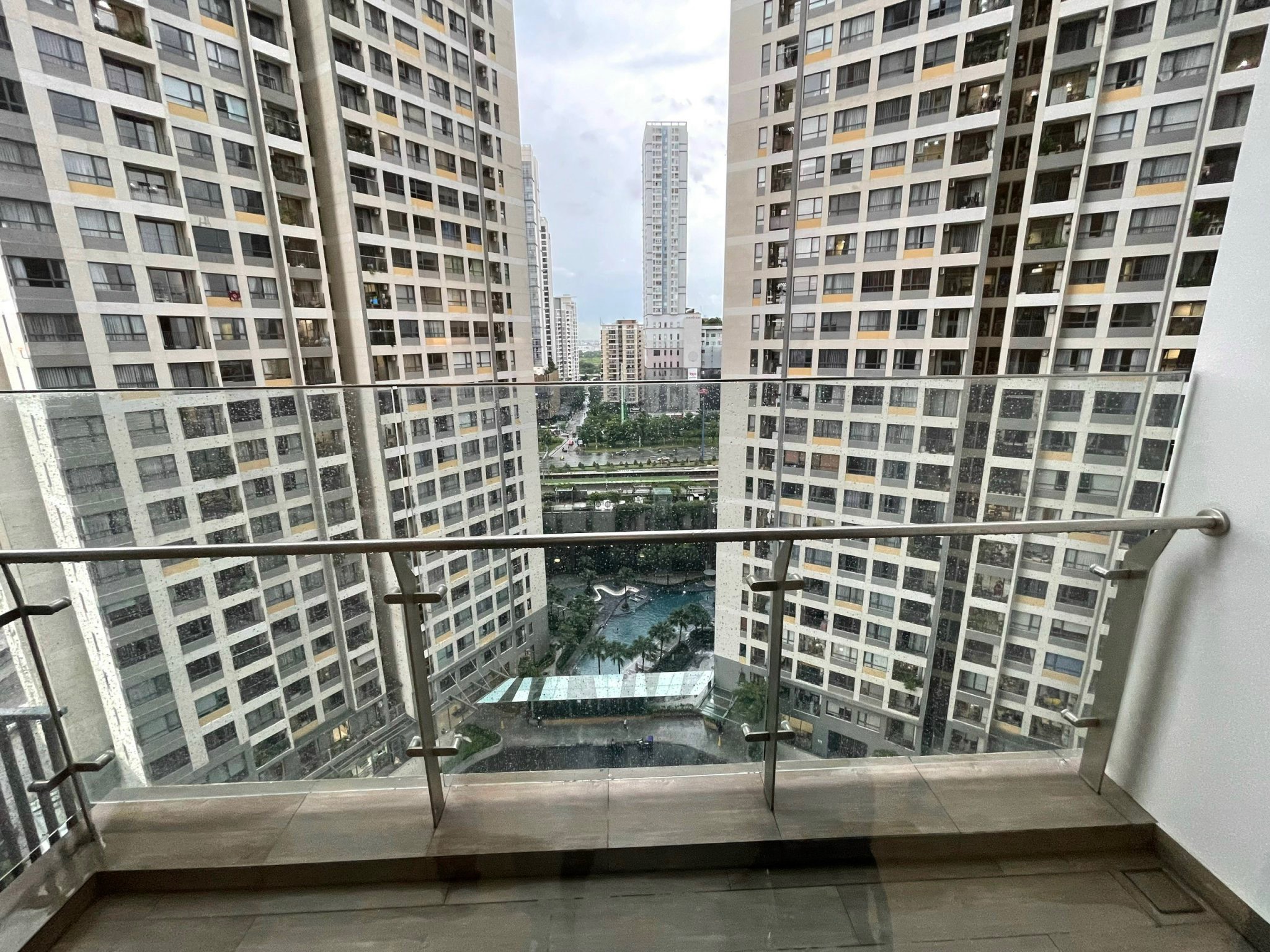 Q2 THAO DIEN, DISTRICT 2, 2BR, EMPTY FURNISHED image