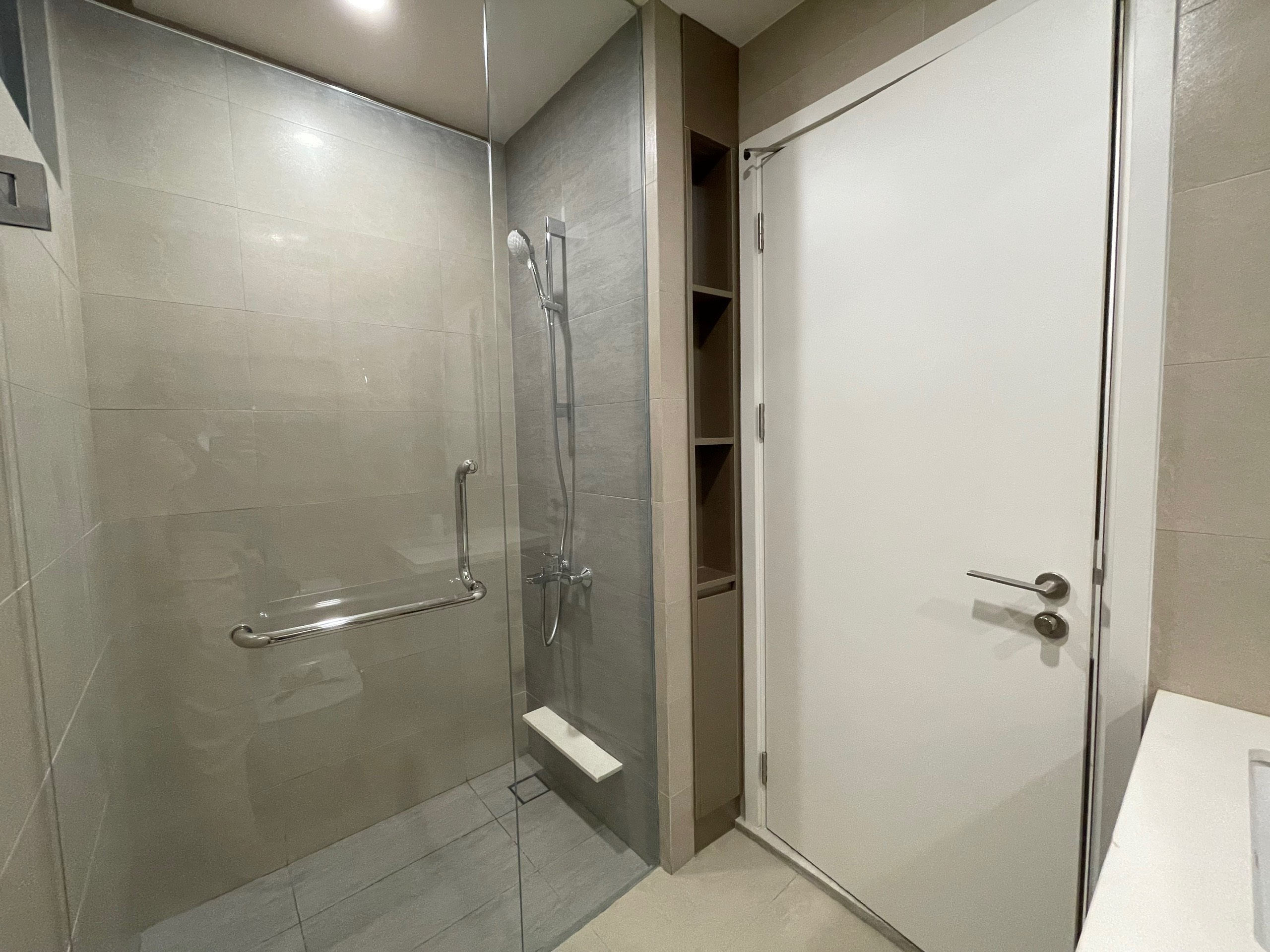 Q2 THAO DIEN, DISTRICT 2, 2BR, EMPTY FURNISHED image