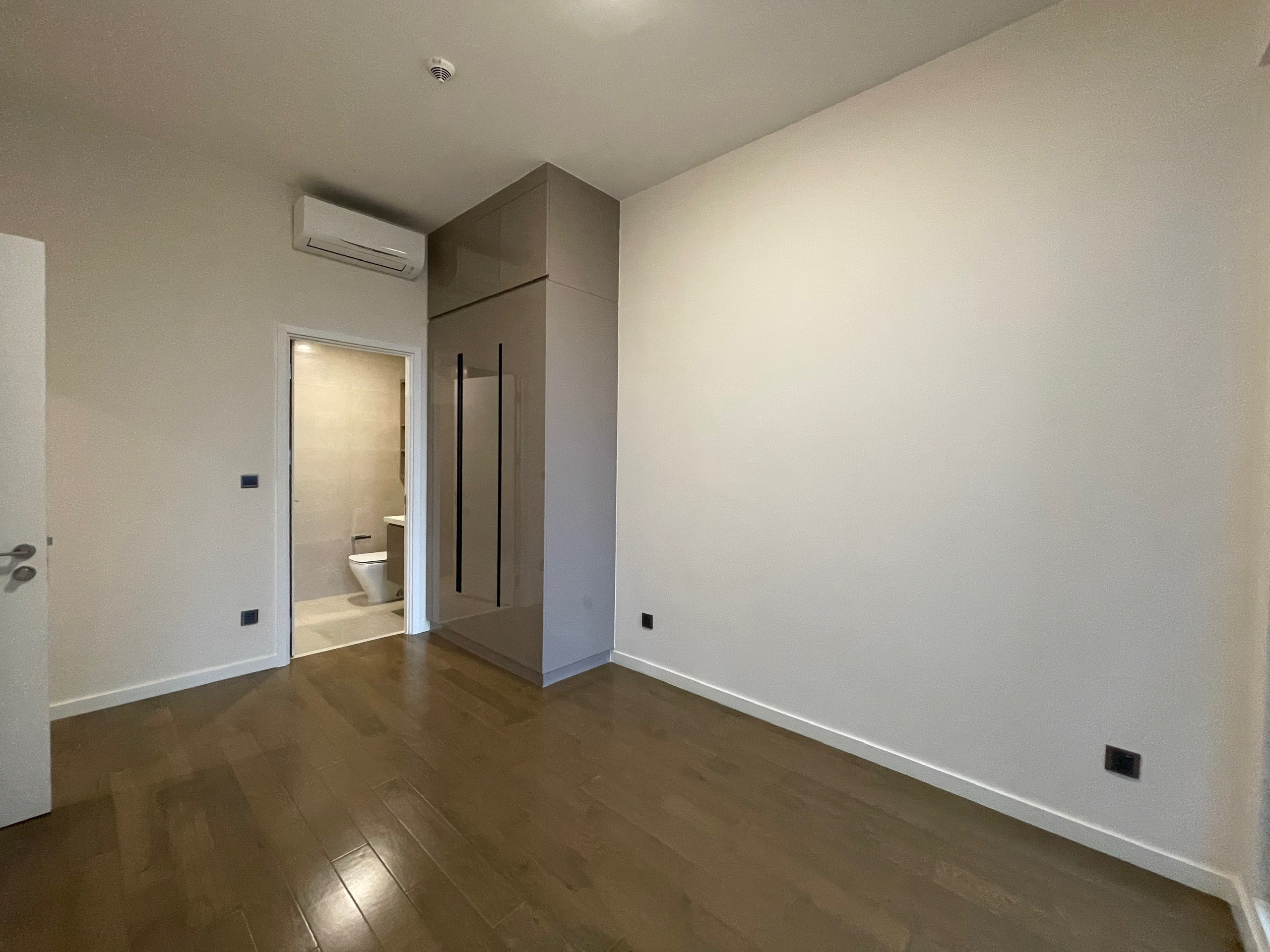 Q2 THAO DIEN, DISTRICT 2, 2BR, EMPTY FURNISHED image