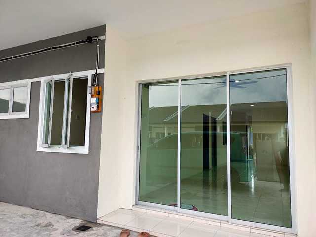 Taman legenda teluk intan image