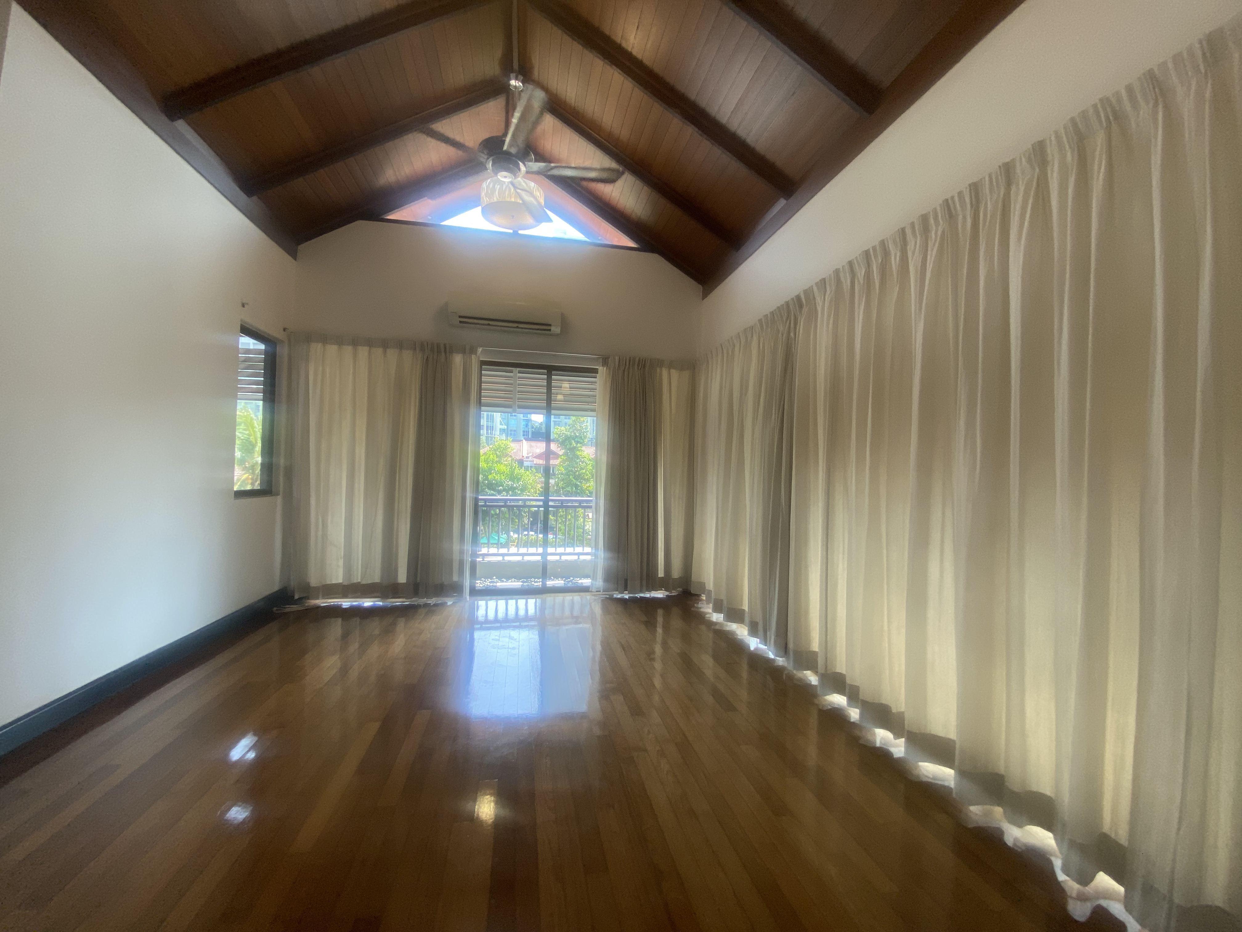 Duta Tropika image
